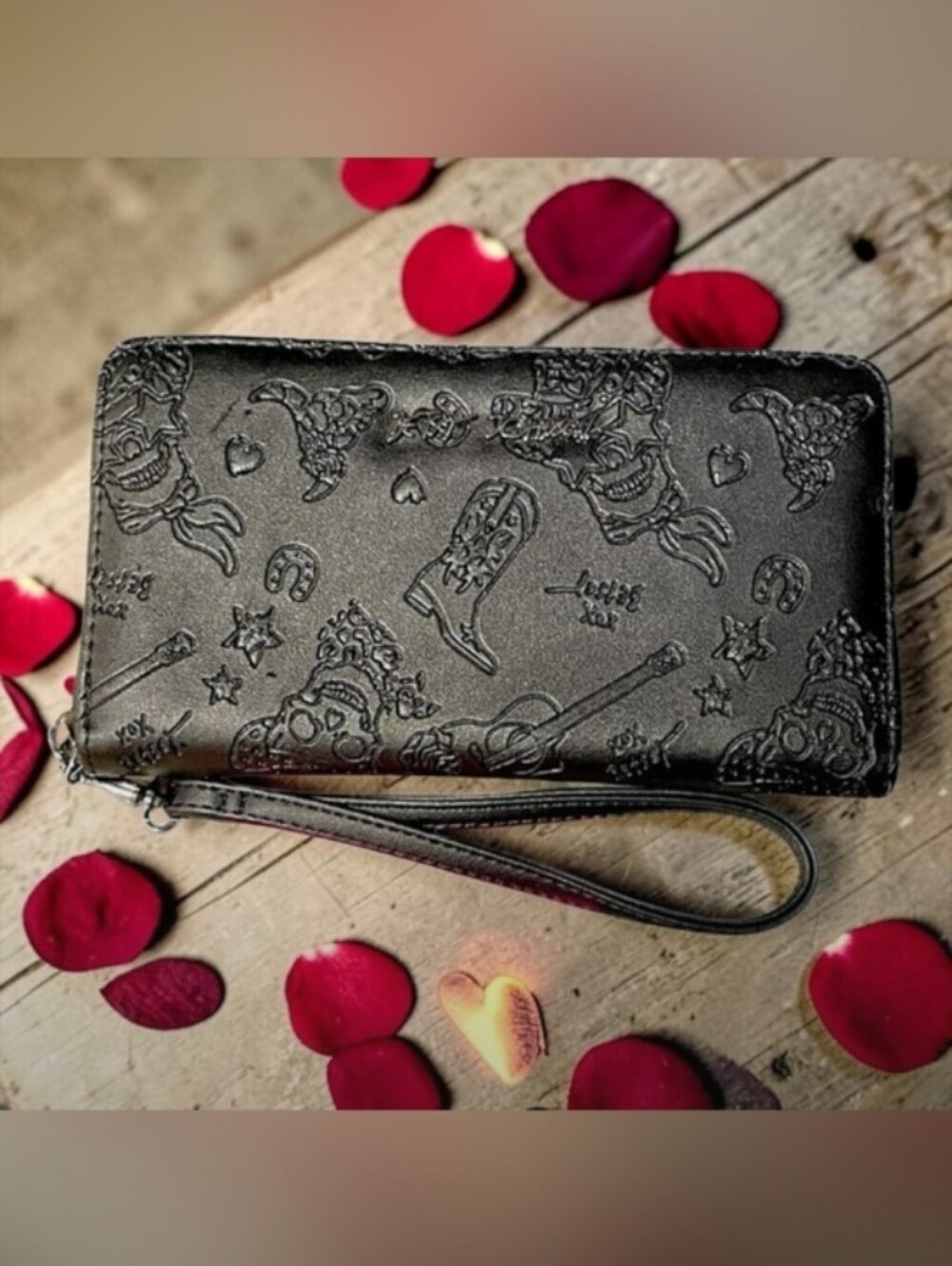 Betsy Johnson- Western Embossed Long Zip Wallet-Wristlet👢🖤👩🏽‍🌾